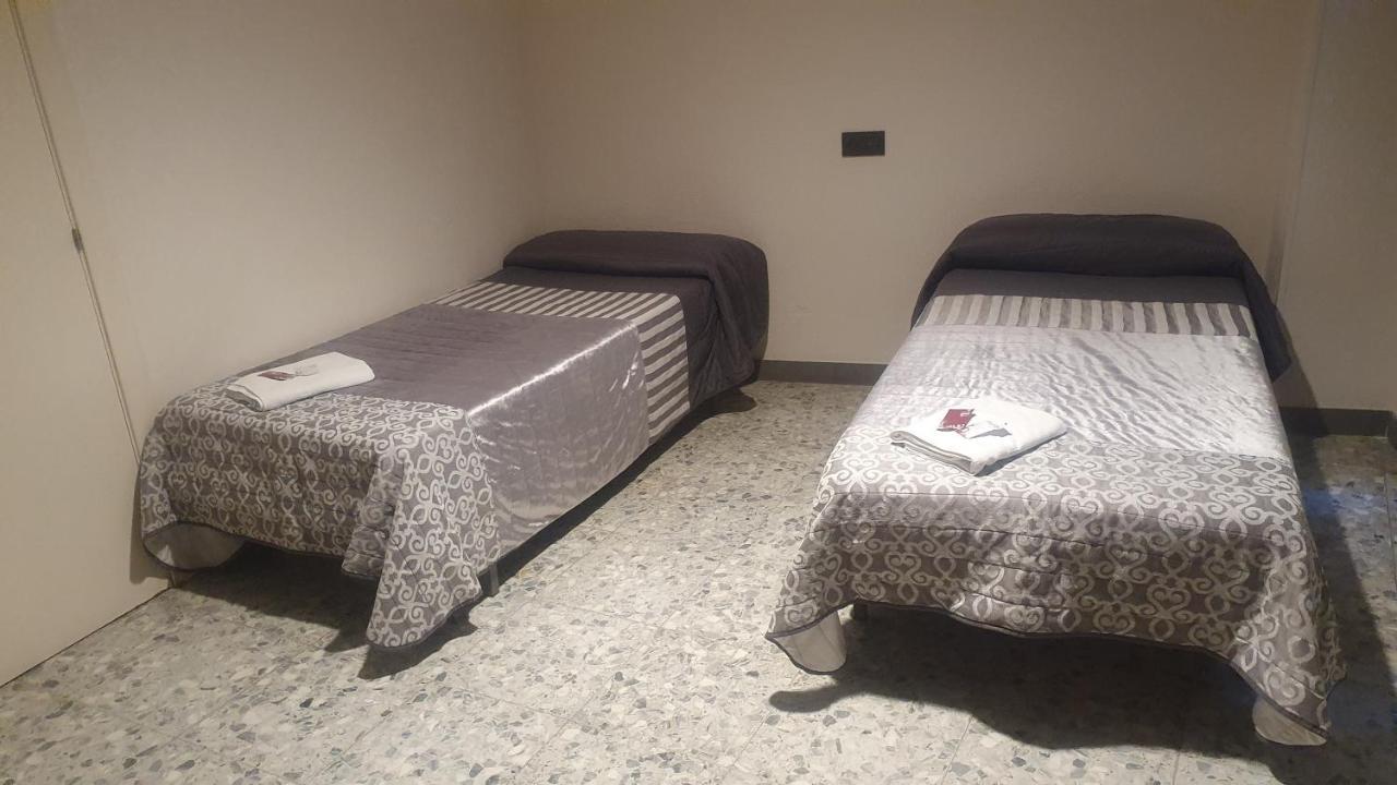 Albergue Peregrinos San Francisco De Asis Леон Екстериор снимка