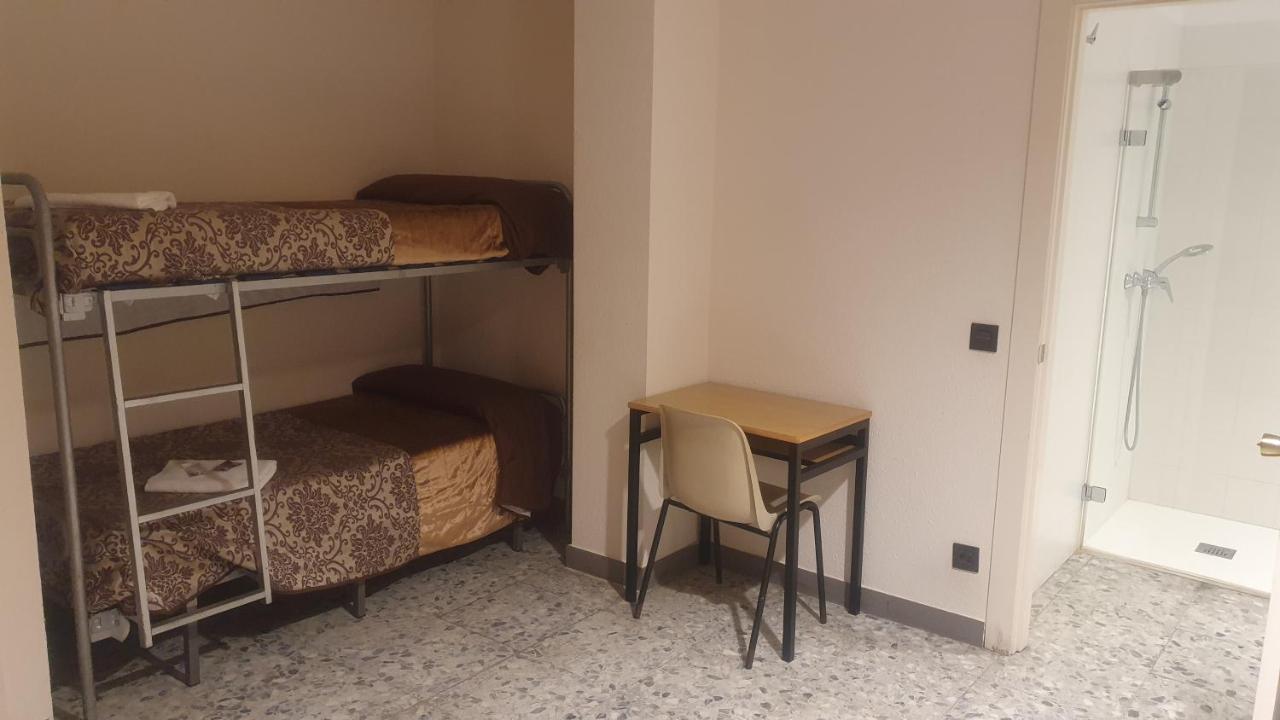 Albergue Peregrinos San Francisco De Asis Леон Екстериор снимка