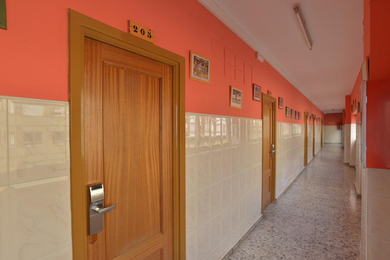 Albergue Peregrinos San Francisco De Asis Леон Екстериор снимка