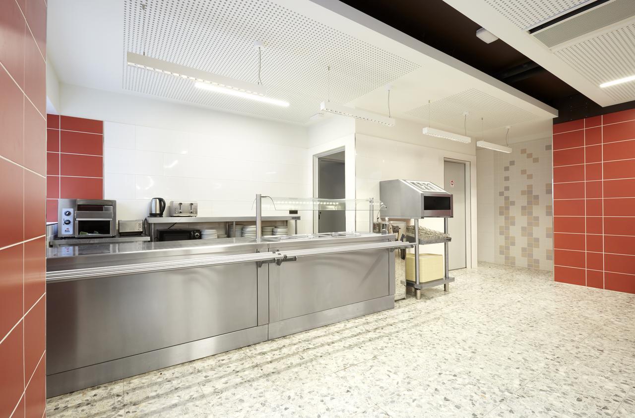 Albergue Peregrinos San Francisco De Asis Леон Екстериор снимка